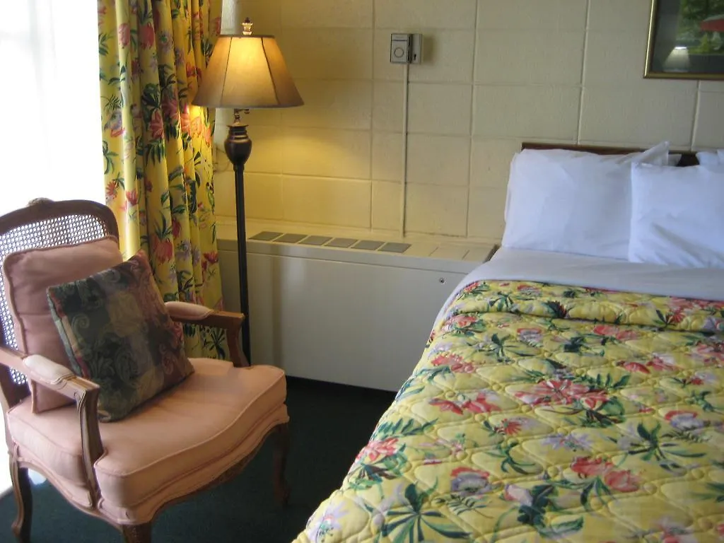 Hotel Cutty Sark Efficiencies And Historic Cottage'S Virginia Beach